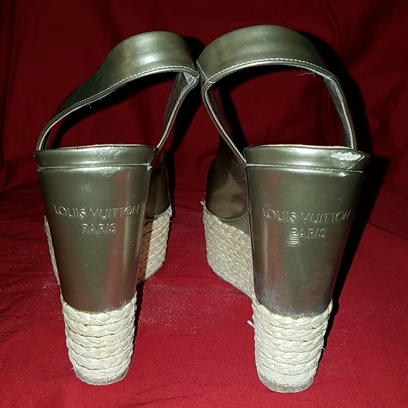 Shoes - Picture 3 of 7